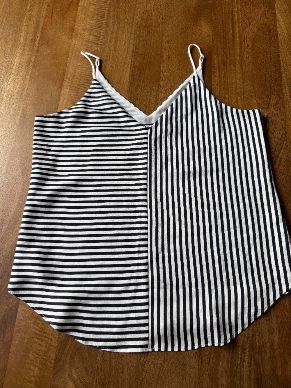 Express Mixed Striped Downtown Cami V-Neck Tank Top Black White - M